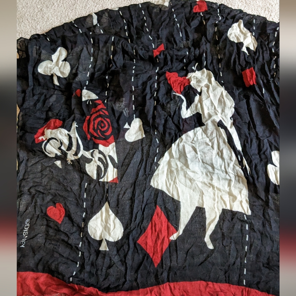 NWOT Disney Vera Bradley Alice In Wonderland Scarf
